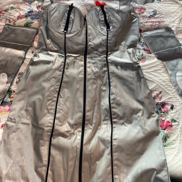 New Leg Avenue Silver Tin Girl Costume for women Small - Picture 2 of 6